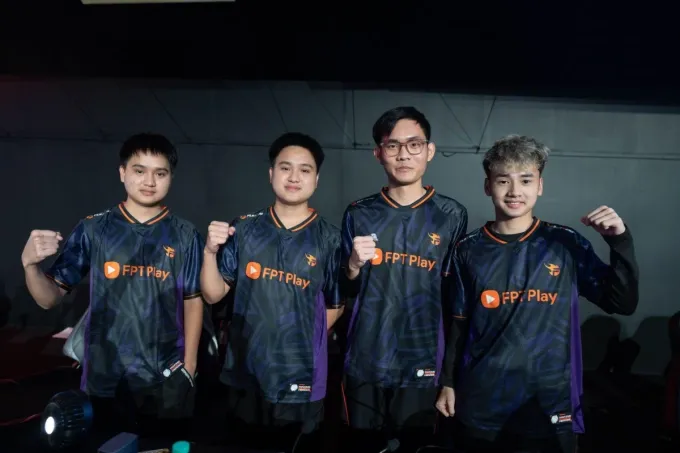 Người hâm mộ việt nam đồng hành cùng đội tuyển